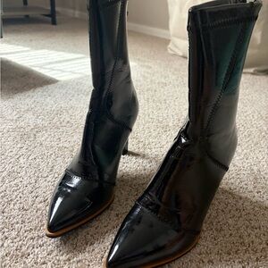 Gabrielle Union Black Patent Pointed-Toe Mid-Heel Boots - Women